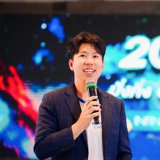 โค้ชกอล์ฟ ผู้ก่อตั้ง Daily Cash Flow Trading System